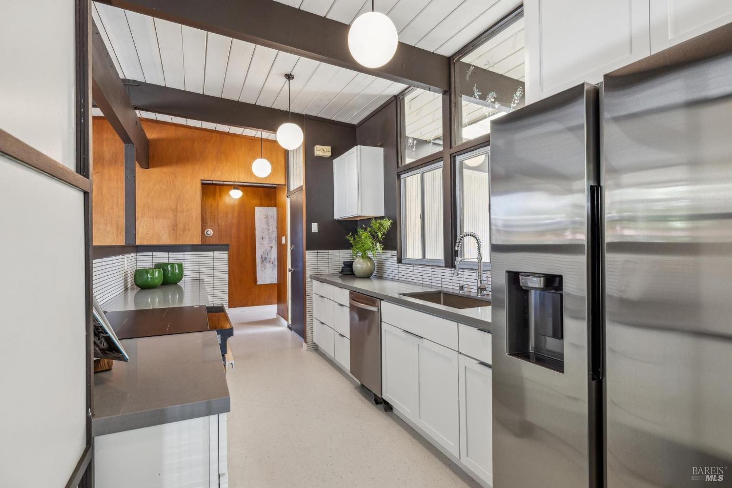 Detail Gallery Image 22 of 44 For 659 Las Colindas Rd, San Rafael,  CA 94903 - 4 Beds | 2 Baths