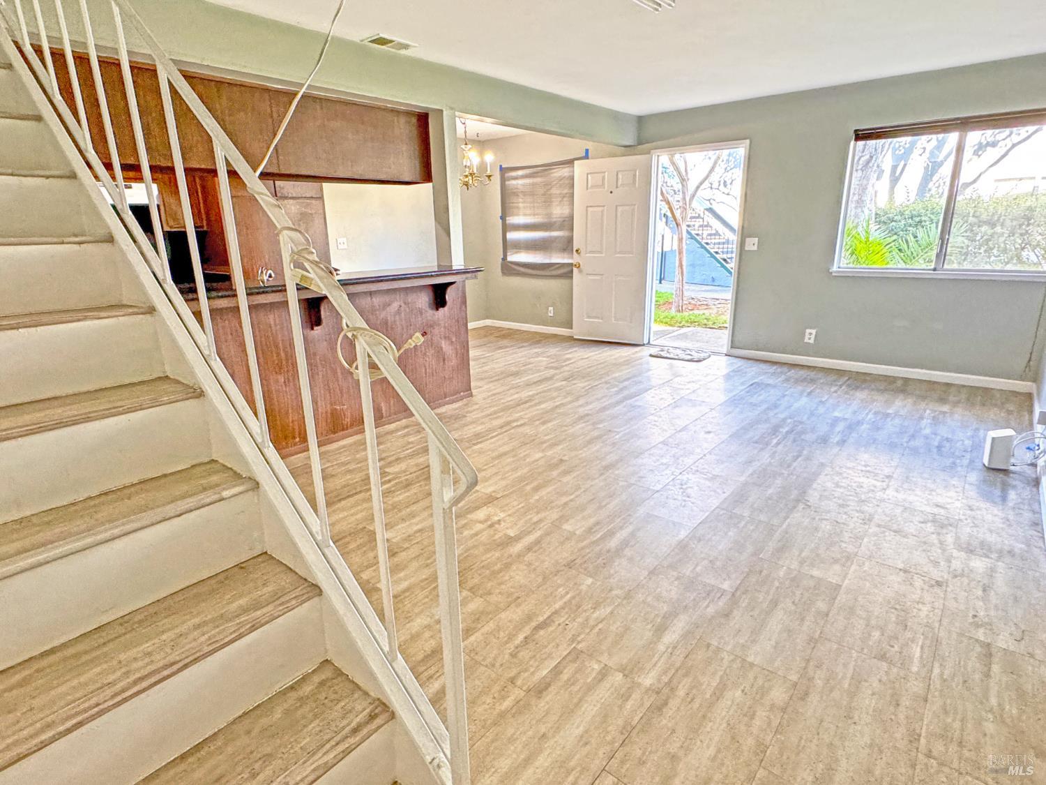Detail Gallery Image 16 of 28 For 163 Bahia Cir, San Rafael,  CA 94901 - 2 Beds | 1 Baths