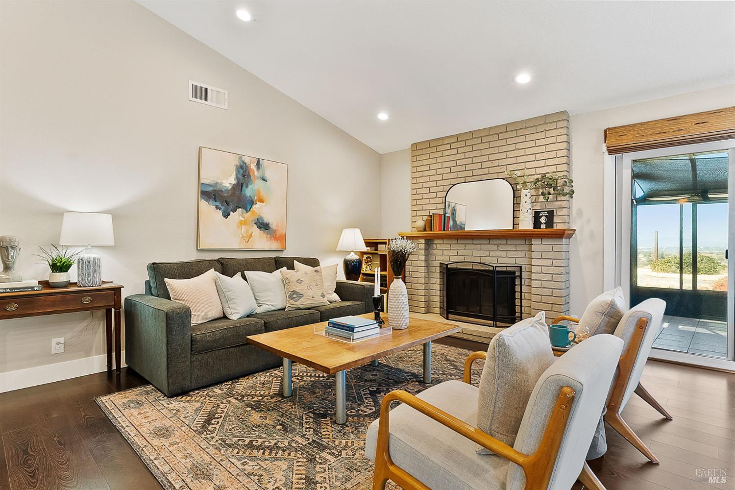 Detail Gallery Image 9 of 48 For 837 Clifton Ct, Benicia,  CA 94510 - 3 Beds | 2 Baths