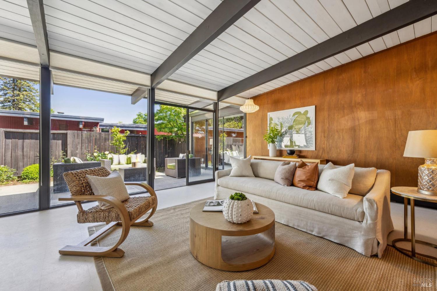 Detail Gallery Image 17 of 44 For 659 Las Colindas Rd, San Rafael,  CA 94903 - 4 Beds | 2 Baths