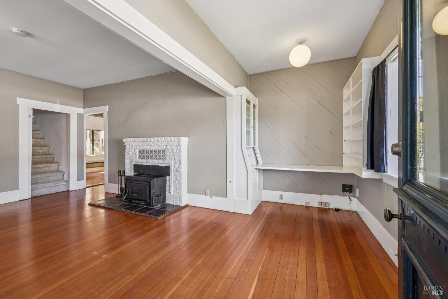 Detail Gallery Image 3 of 42 For 9 Frances St, San Rafael,  CA 94901 - 3 Beds | 2 Baths