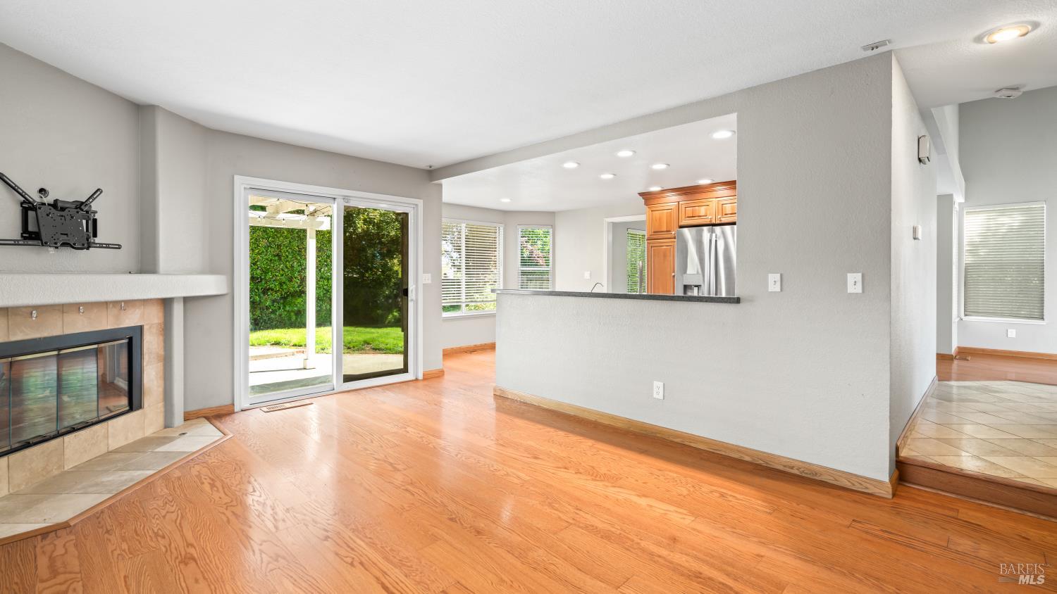 Detail Gallery Image 19 of 47 For 2474 Bay Hill Cir, Fairfield,  CA 94534 - 4 Beds | 2/1 Baths