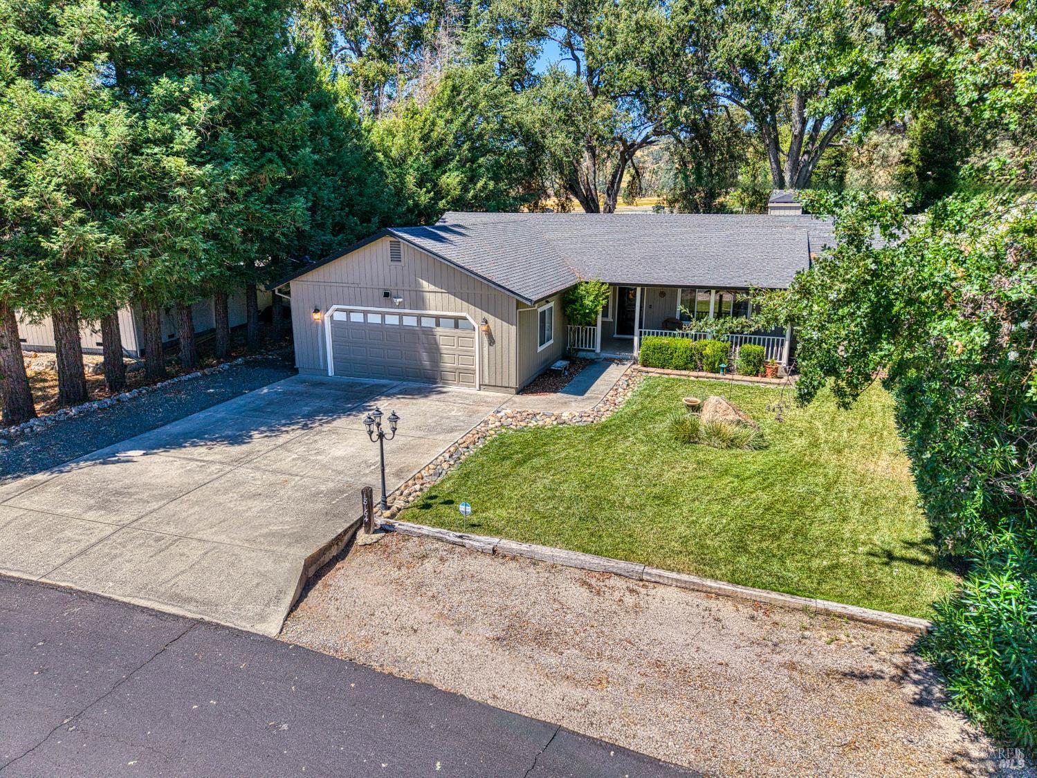 Detail Gallery Image 7 of 63 For 18164 Fishhook Ct, Hidden Valley Lake,  CA 95467 - 5 Beds | 3 Baths