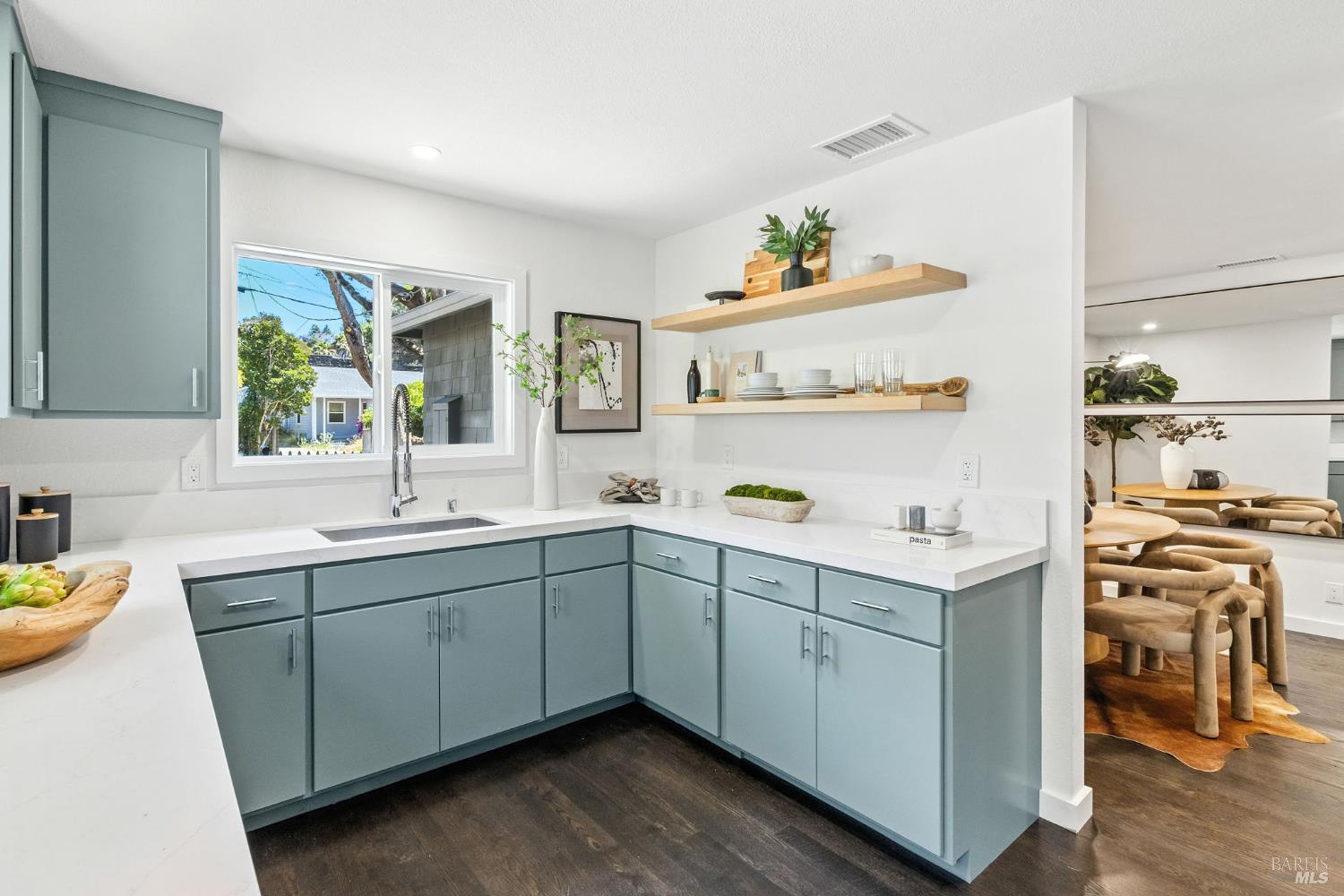 Detail Gallery Image 13 of 38 For 26 Plaza Dr, Mill Valley,  CA 94941 - 3 Beds | 2 Baths