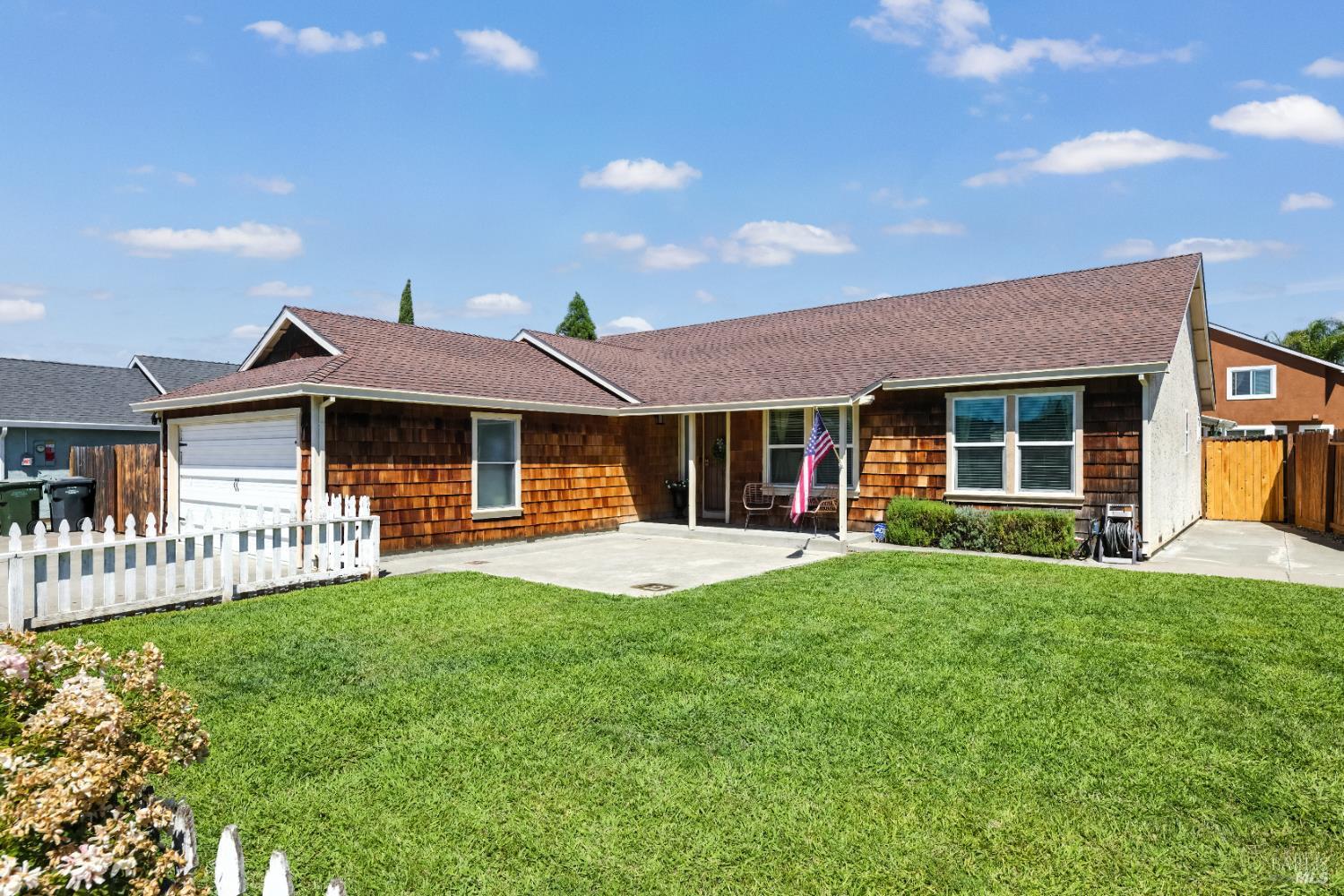 Detail Gallery Image 3 of 50 For 1504 El Morro Ln, Suisun City,  CA 94585 - 3 Beds | 2 Baths