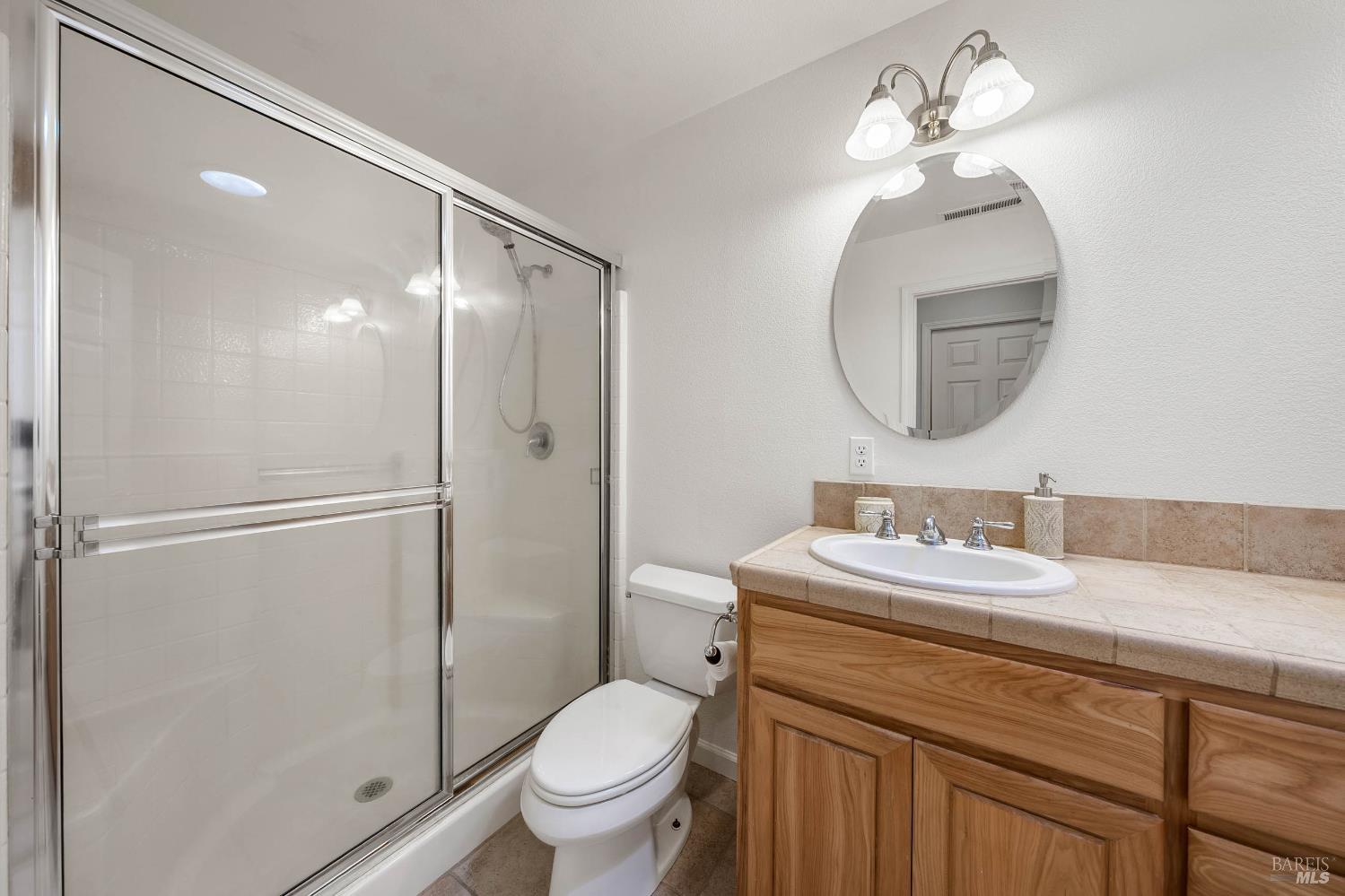 Detail Gallery Image 39 of 63 For 18164 Fishhook Ct, Hidden Valley Lake,  CA 95467 - 5 Beds | 3 Baths