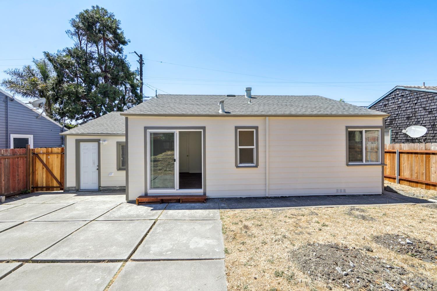Detail Gallery Image 21 of 29 For 826 Amador St, Richmond,  CA 94805 - 2 Beds | 1 Baths