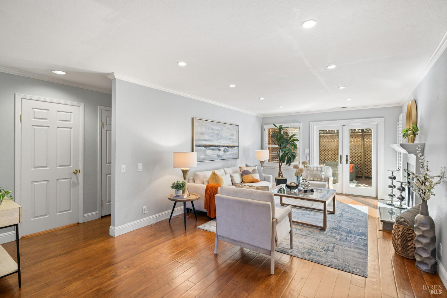 Detail Gallery Image 17 of 49 For 607 Centre Ct, Alameda,  CA 94502 - 2 Beds | 2/1 Baths