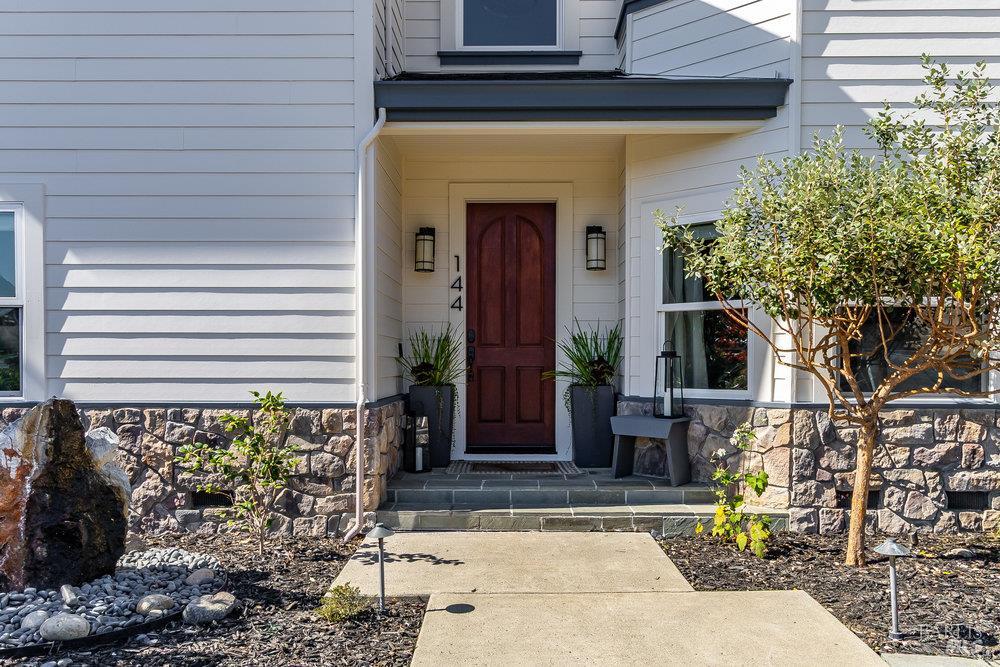 Detail Gallery Image 3 of 99 For 144 W N St, Benicia,  CA 94510 - 6 Beds | 4 Baths