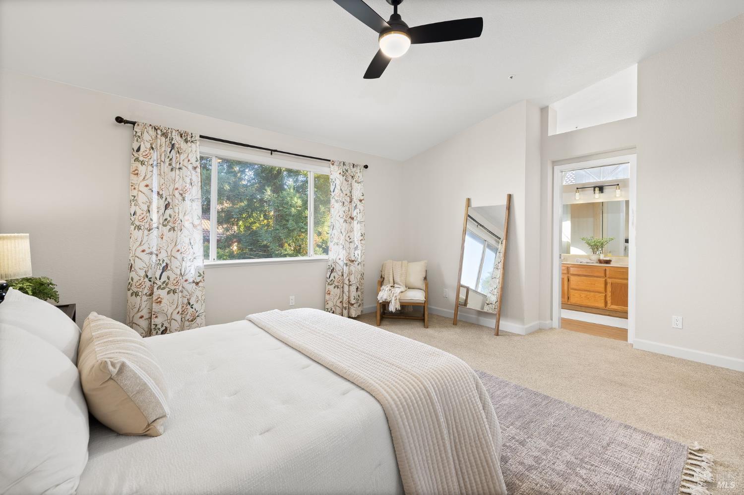 Detail Gallery Image 17 of 33 For 2579 Harvest Ln, Napa,  CA 94558 - 4 Beds | 3 Baths
