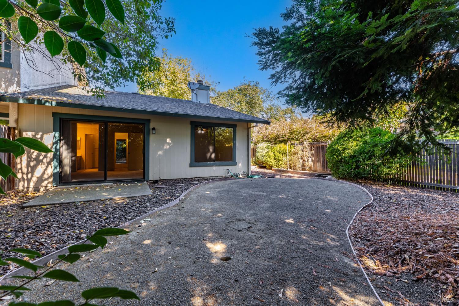 Detail Gallery Image 37 of 40 For 1517 London Cir, Benicia,  CA 94510 - 2 Beds | 2 Baths