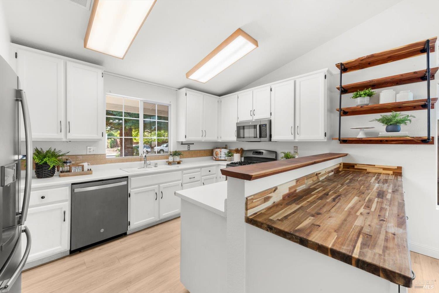 Detail Gallery Image 25 of 75 For 872 Flint Way, Vacaville,  CA 95687 - 3 Beds | 2 Baths