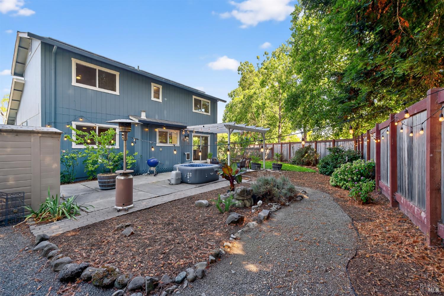 Detail Gallery Image 24 of 37 For 2484 College Park Cir, Santa Rosa,  CA 95401 - 3 Beds | 2 Baths