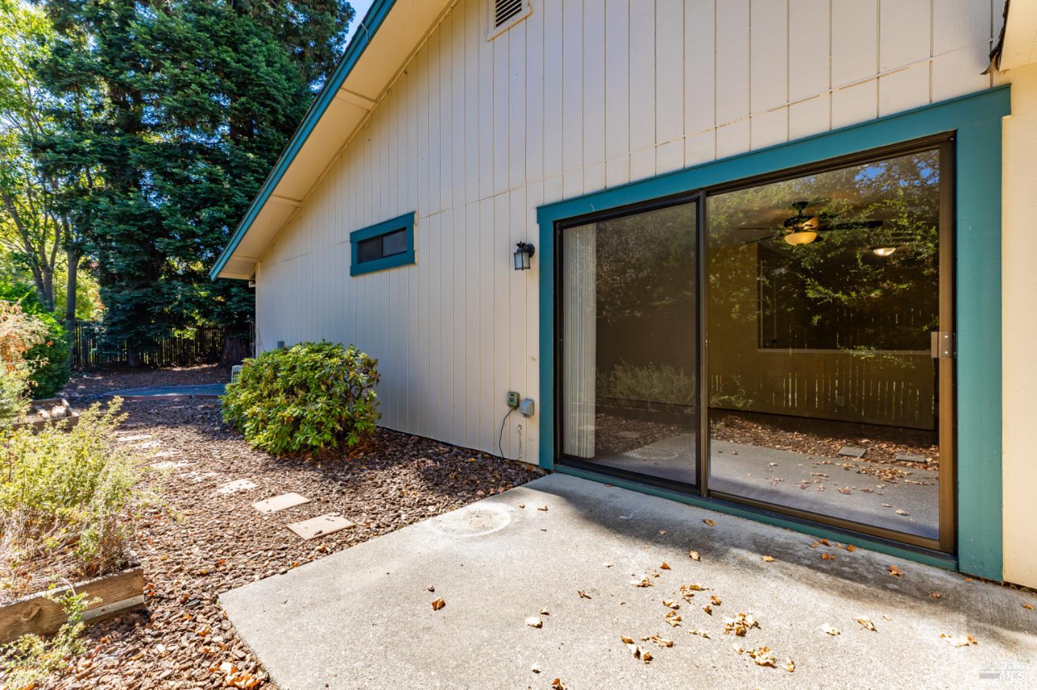 Detail Gallery Image 31 of 40 For 1517 London Cir, Benicia,  CA 94510 - 2 Beds | 2 Baths