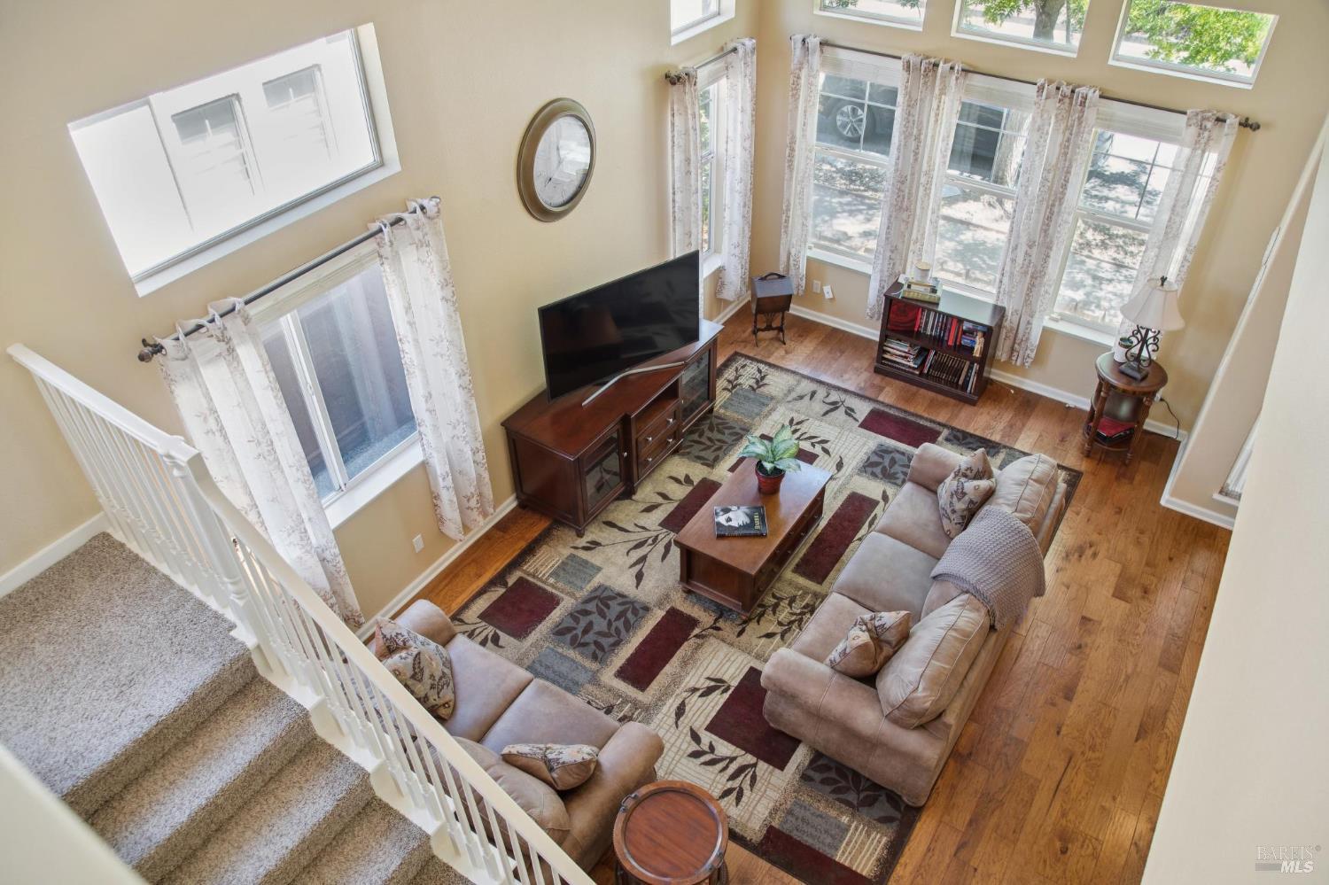 Detail Gallery Image 14 of 29 For 1463 Woodside Cir, Petaluma,  CA 94954 - 3 Beds | 2/1 Baths