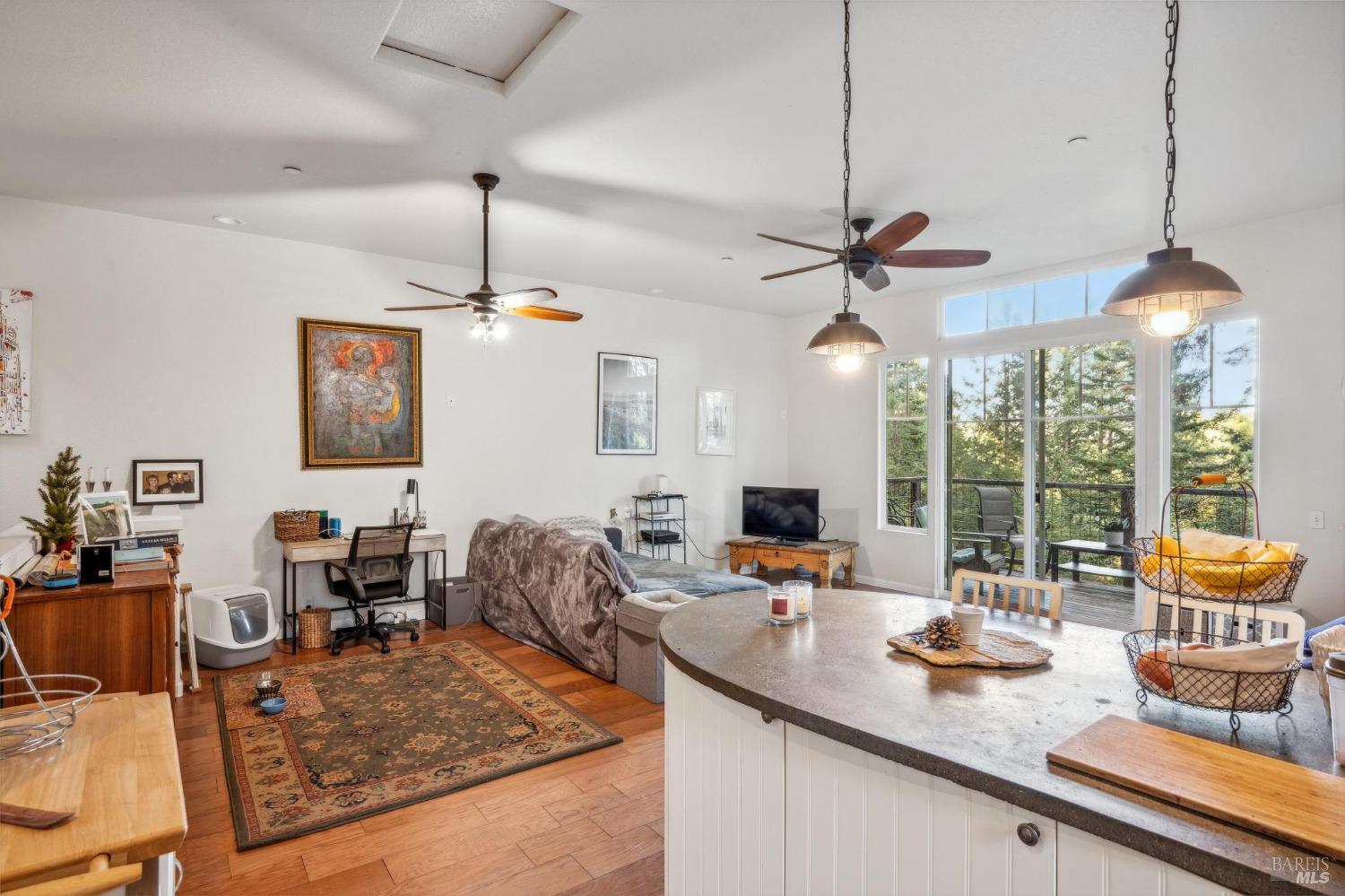 Detail Gallery Image 12 of 36 For 17506 Summit Ave, Guerneville,  CA 95446 - 6 Beds | 4 Baths