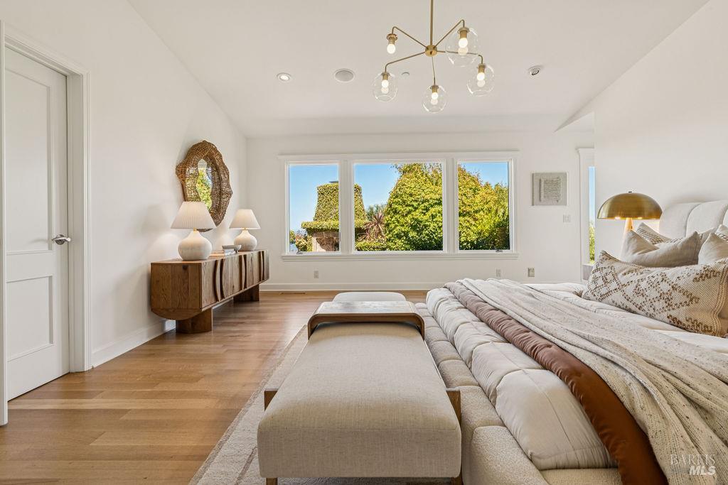 Detail Gallery Image 19 of 48 For 90 Taylor Rd, Tiburon,  CA 94920 - 5 Beds | 5/1 Baths