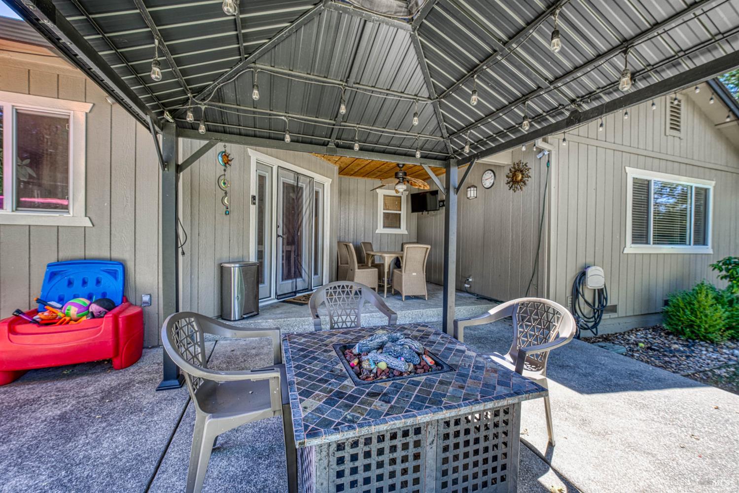 Detail Gallery Image 53 of 63 For 18164 Fishhook Ct, Hidden Valley Lake,  CA 95467 - 5 Beds | 3 Baths