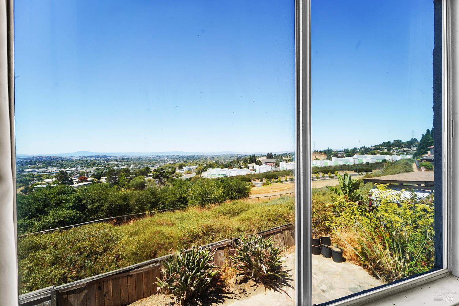 Detail Gallery Image 31 of 46 For 453 Knight Cir, Vallejo,  CA 94591 - 3 Beds | 2/1 Baths