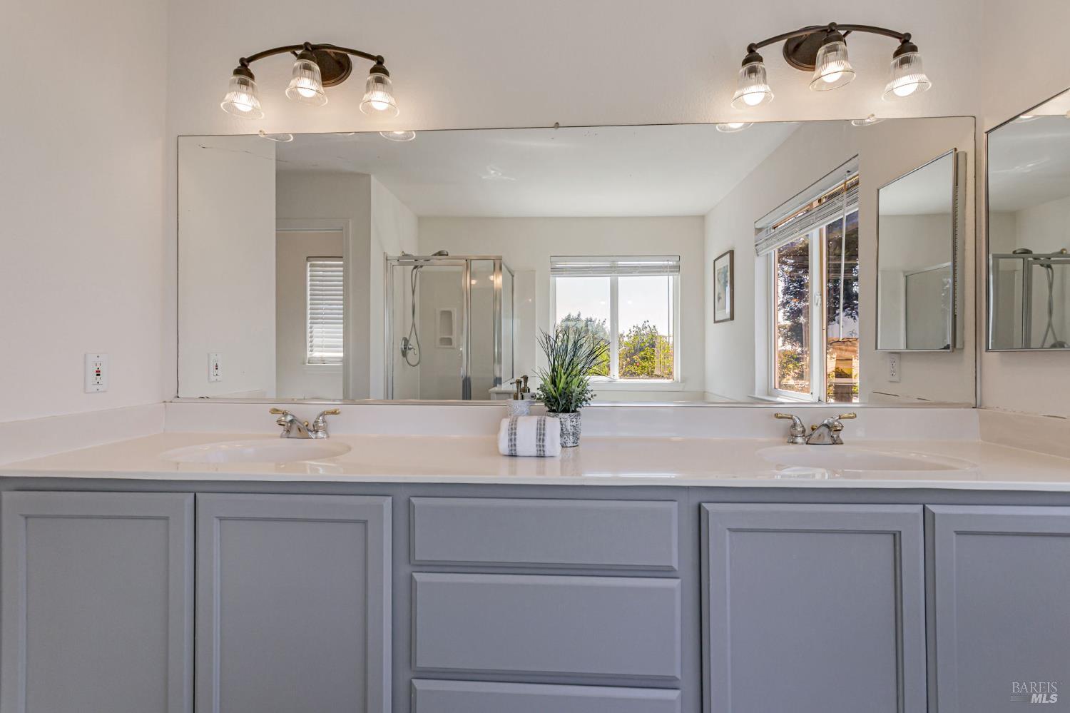 Detail Gallery Image 41 of 54 For 1048 Stillspring Dr, Vacaville,  CA 95687 - 5 Beds | 3 Baths