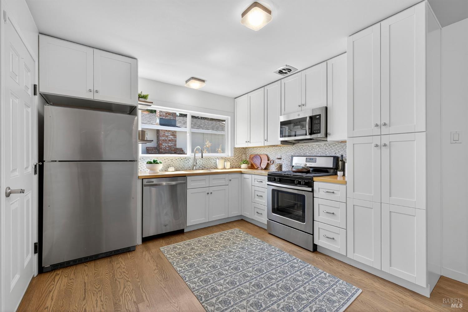 Detail Gallery Image 16 of 34 For 3541 Palomar Way, Napa,  CA 94558 - 3 Beds | 2 Baths