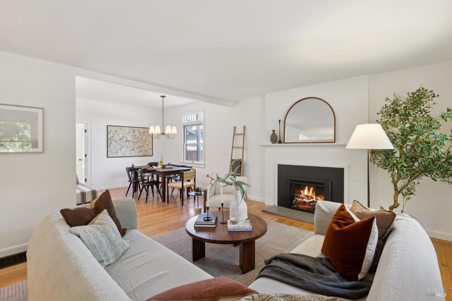 Detail Gallery Image 12 of 80 For 69 Broadmoor Ave, San Anselmo,  CA 94960 - 5 Beds | 3 Baths