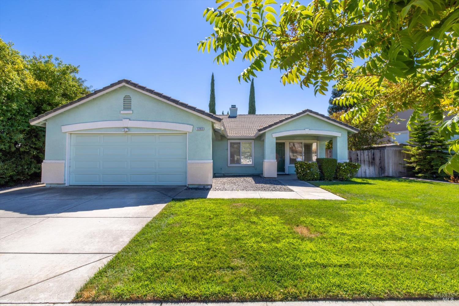 Detail Gallery Image 5 of 40 For 3283 Lagunita Cir, Fairfield,  CA 94533 - 4 Beds | 2 Baths