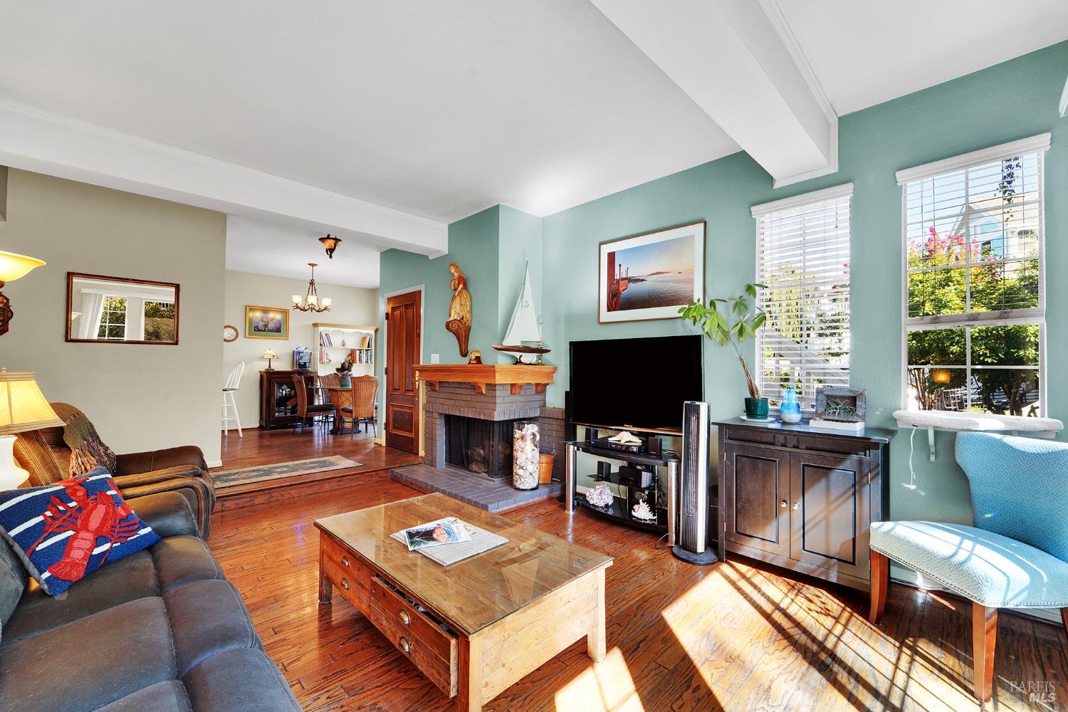 Detail Gallery Image 6 of 19 For 314 E 2nd St, Benicia,  CA 94510 - 2 Beds | 2 Baths