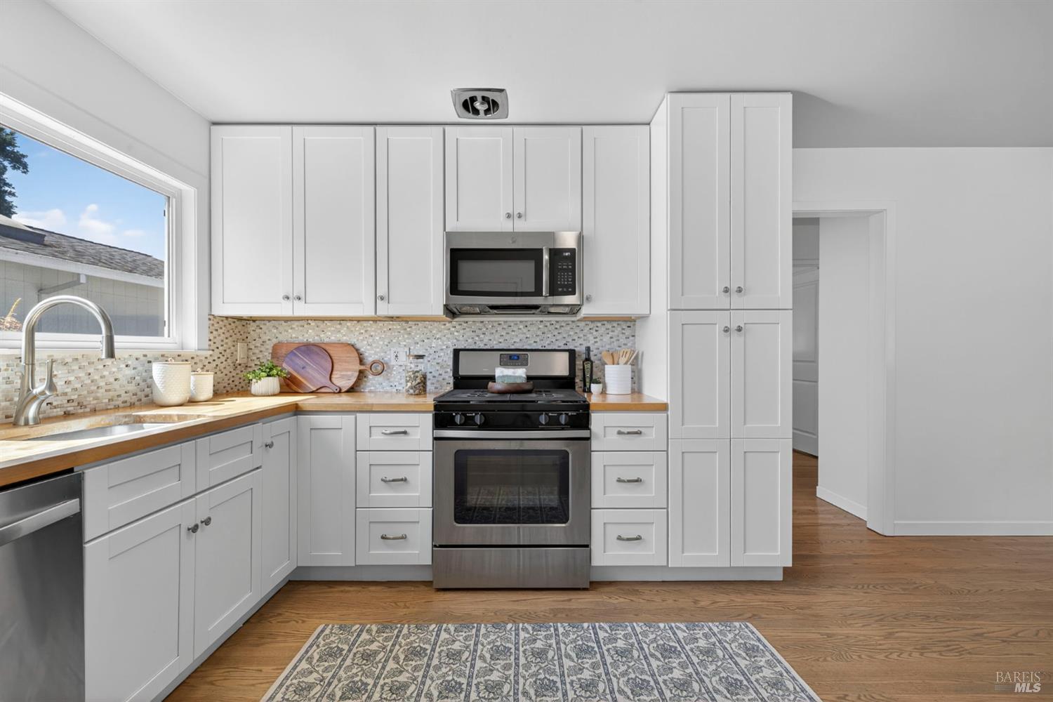 Detail Gallery Image 17 of 34 For 3541 Palomar Way, Napa,  CA 94558 - 3 Beds | 2 Baths