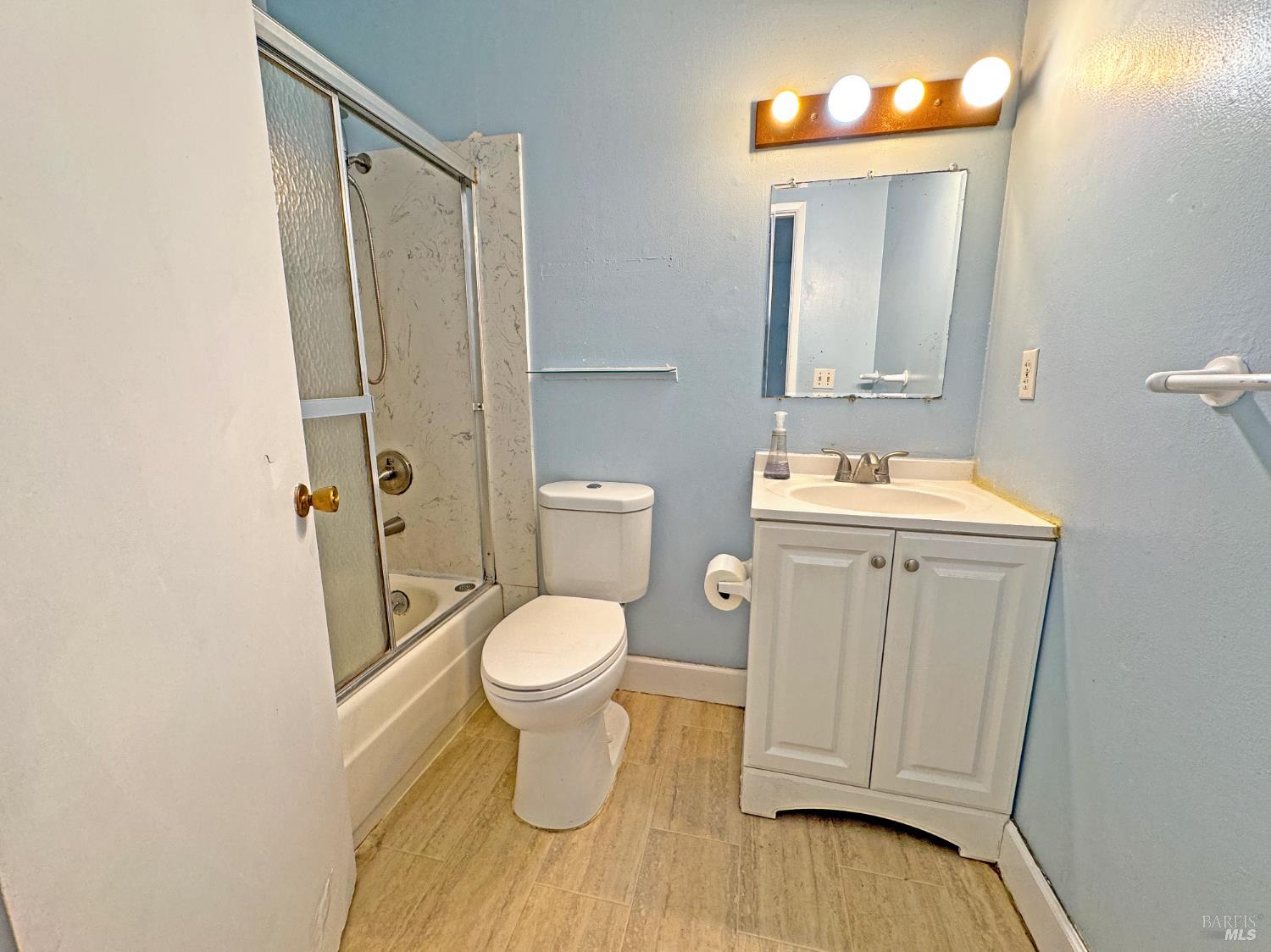 Detail Gallery Image 24 of 28 For 163 Bahia Cir, San Rafael,  CA 94901 - 2 Beds | 1 Baths