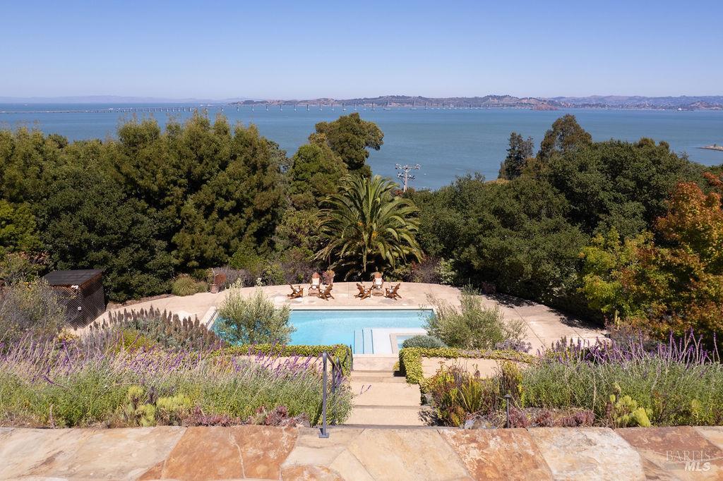 Detail Gallery Image 39 of 48 For 90 Taylor Rd, Tiburon,  CA 94920 - 5 Beds | 5/1 Baths