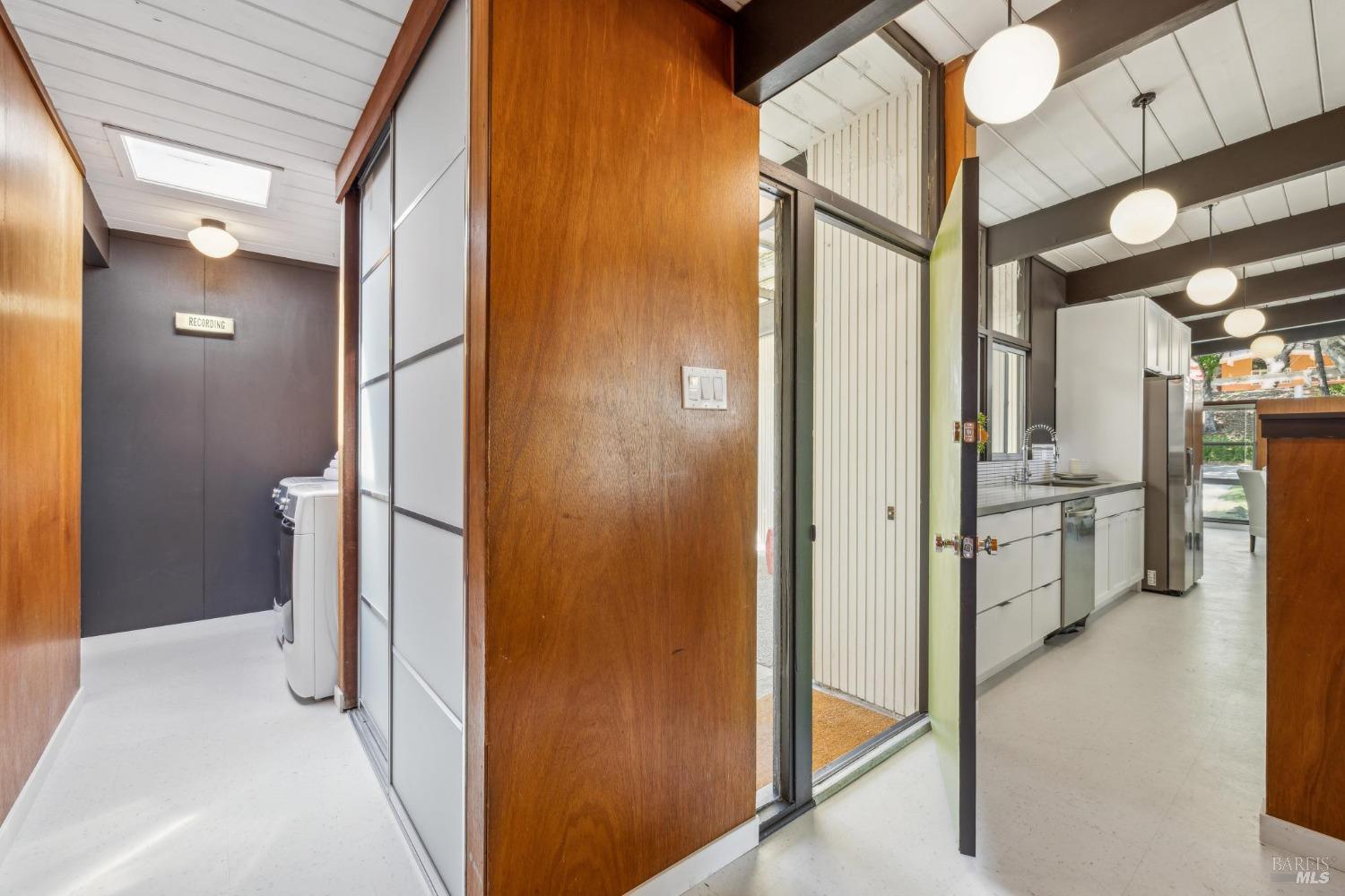 Detail Gallery Image 30 of 44 For 659 Las Colindas Rd, San Rafael,  CA 94903 - 4 Beds | 2 Baths