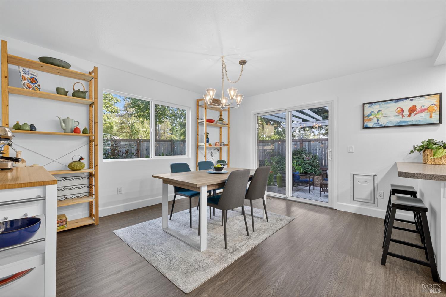 Detail Gallery Image 12 of 37 For 2484 College Park Cir, Santa Rosa,  CA 95401 - 3 Beds | 2 Baths