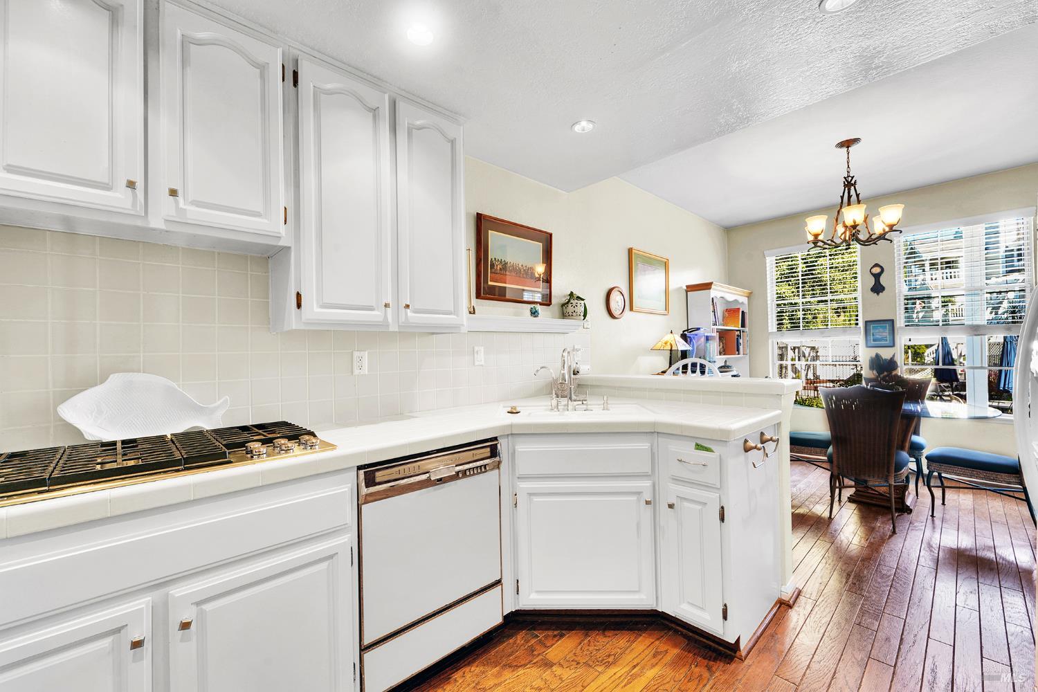 Detail Gallery Image 10 of 19 For 314 E 2nd St, Benicia,  CA 94510 - 2 Beds | 2 Baths