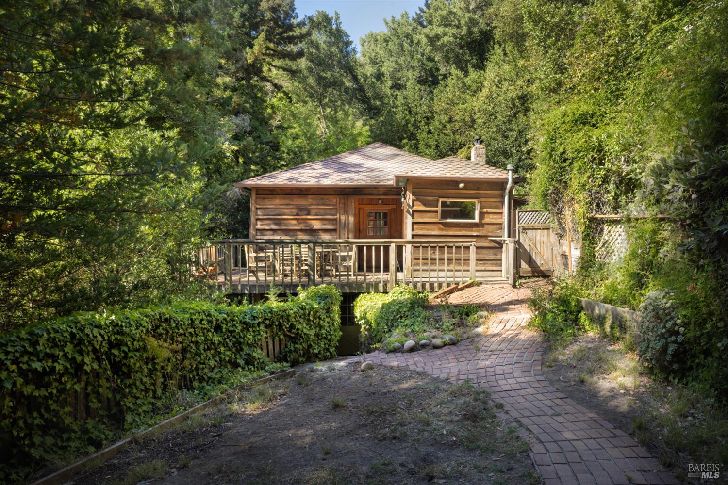 Detail Gallery Image 3 of 23 For 6 Wainwright Pl, Mill Valley,  CA 94941 - 3 Beds | 1/1 Baths