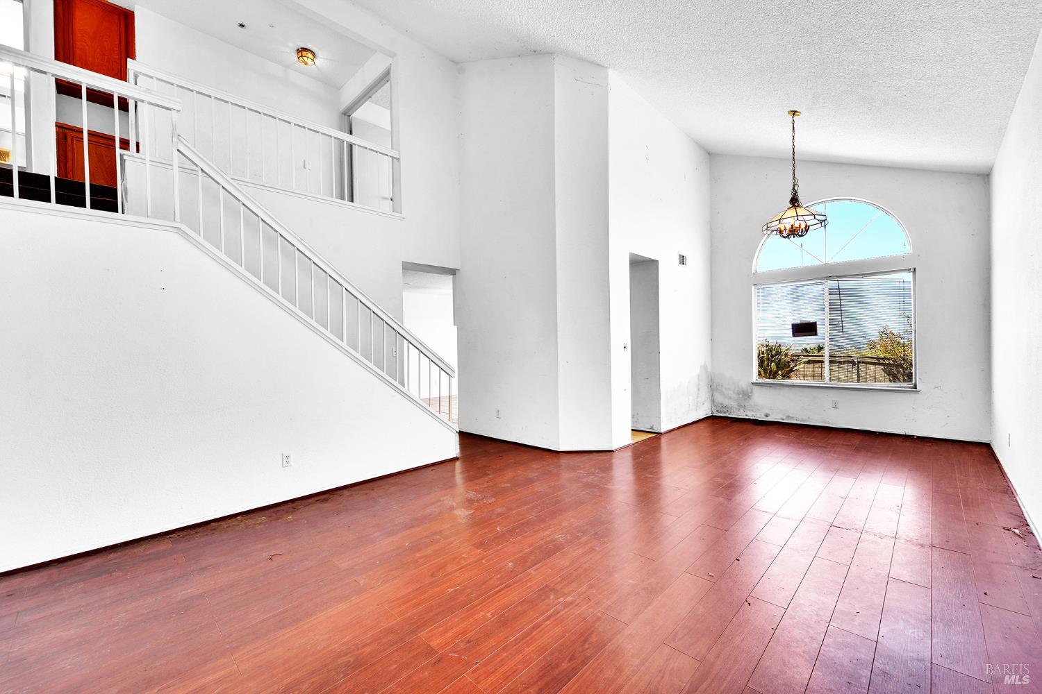 Detail Gallery Image 11 of 46 For 453 Knight Cir, Vallejo,  CA 94591 - 3 Beds | 2/1 Baths