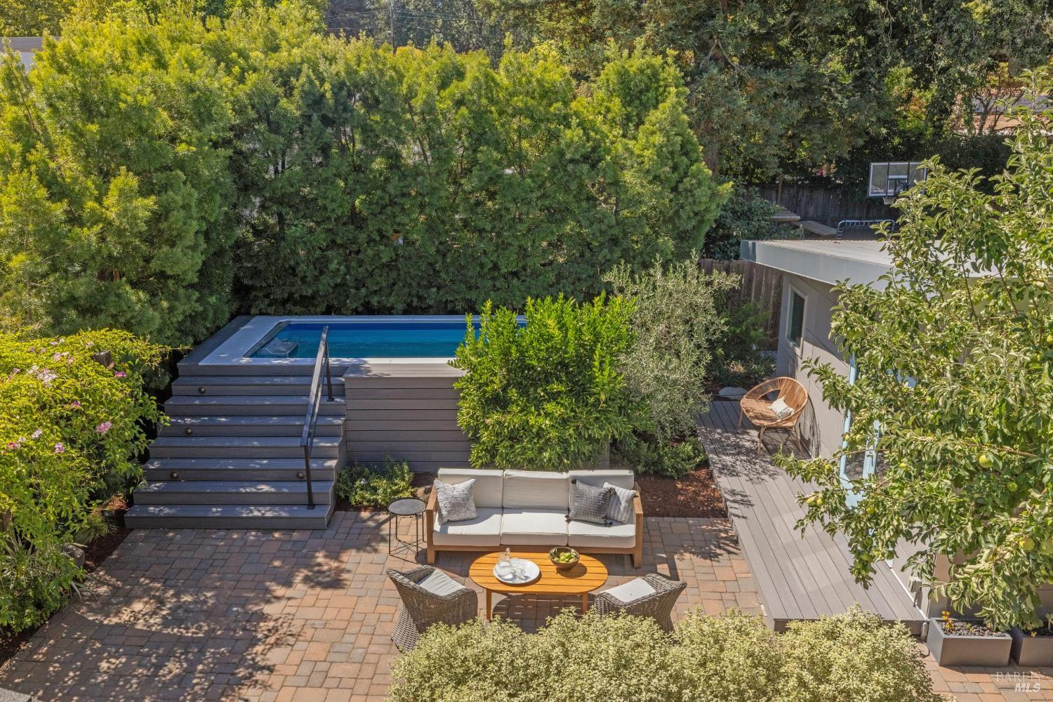 Detail Gallery Image 8 of 80 For 69 Broadmoor Ave, San Anselmo,  CA 94960 - 5 Beds | 3 Baths