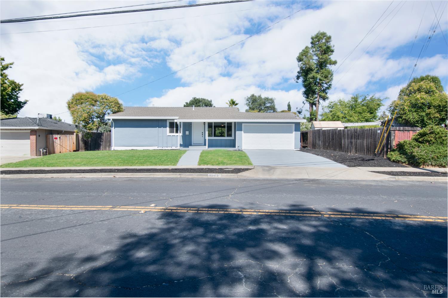 Detail Gallery Image 3 of 21 For 5503 Pennsylvania Blvd, Concord,  CA 94521 - 3 Beds | 1 Baths