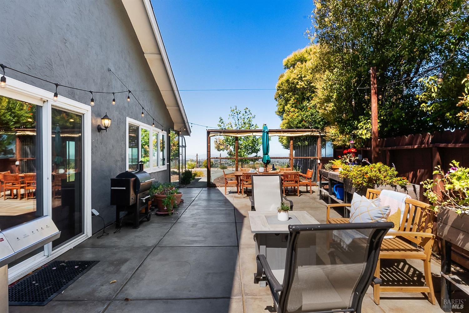 Detail Gallery Image 35 of 48 For 837 Clifton Ct, Benicia,  CA 94510 - 3 Beds | 2 Baths