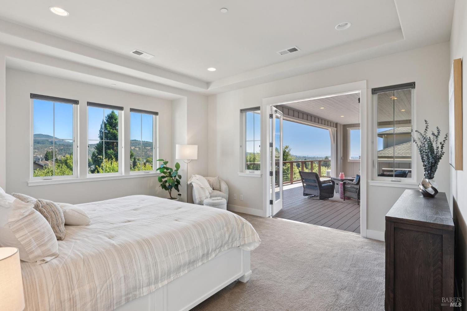 Detail Gallery Image 34 of 63 For 5980 Vista Rdgs, Santa Rosa,  CA 95409 - 5 Beds | 5 Baths