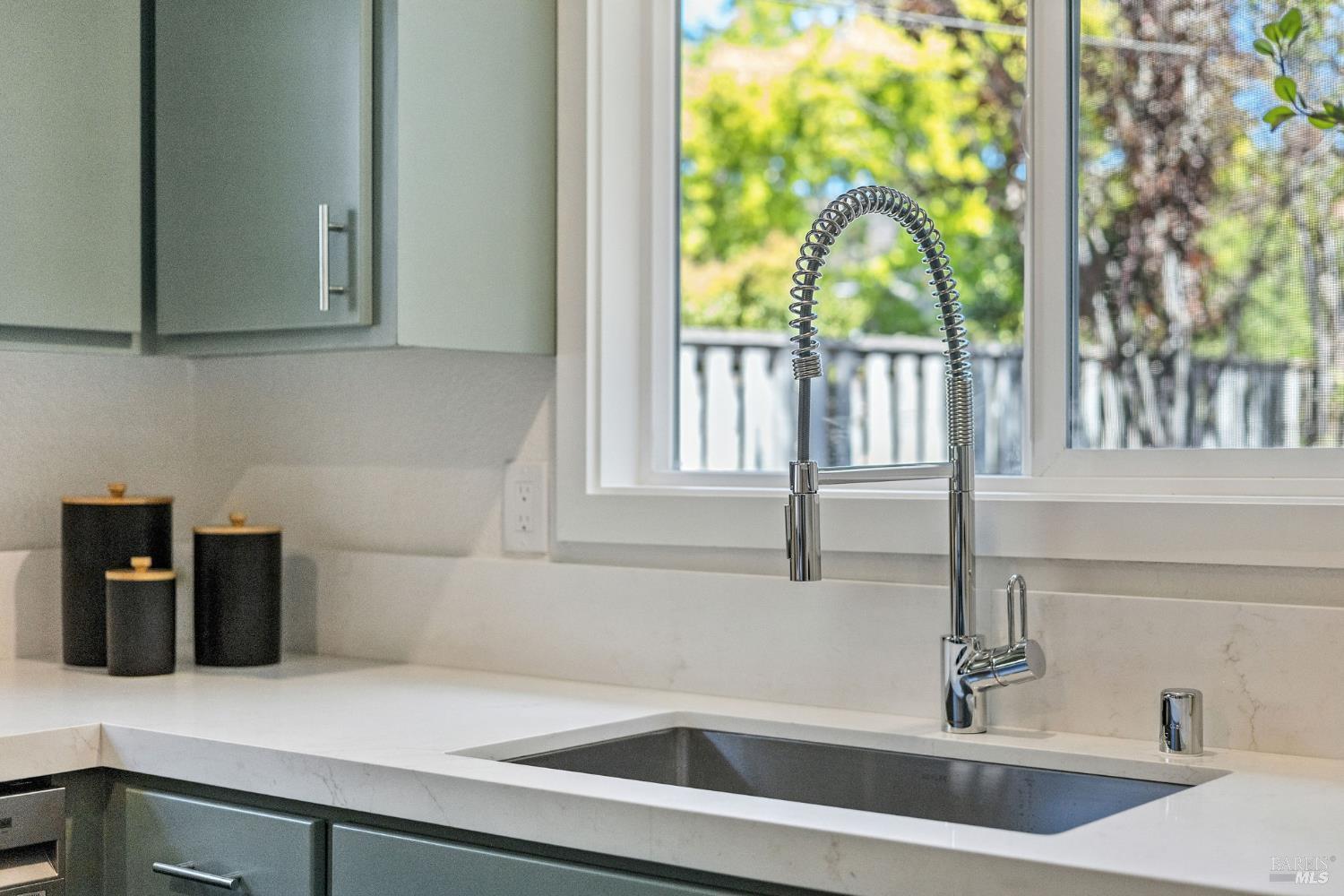 Detail Gallery Image 15 of 38 For 26 Plaza Dr, Mill Valley,  CA 94941 - 3 Beds | 2 Baths