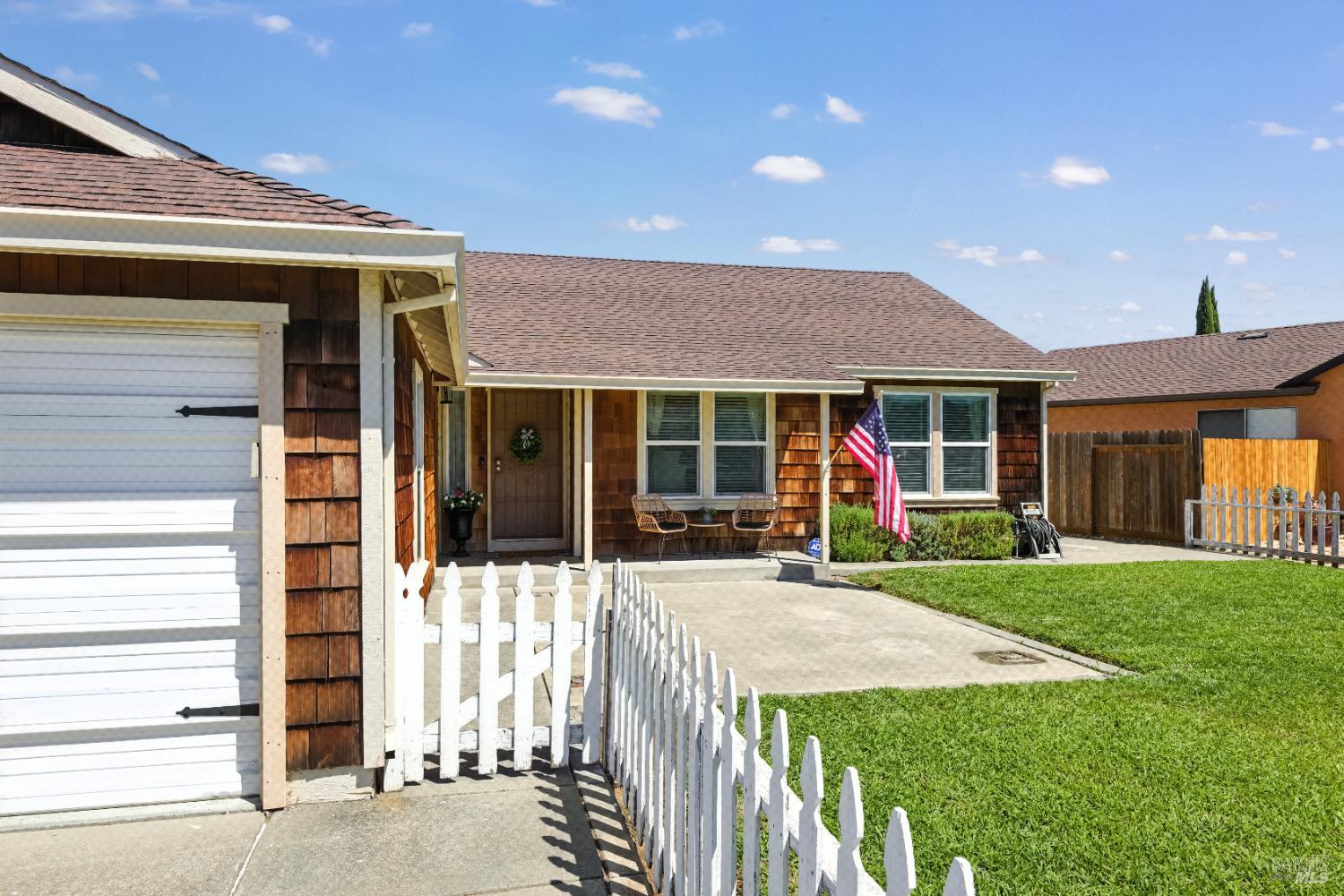 Detail Gallery Image 4 of 50 For 1504 El Morro Ln, Suisun City,  CA 94585 - 3 Beds | 2 Baths