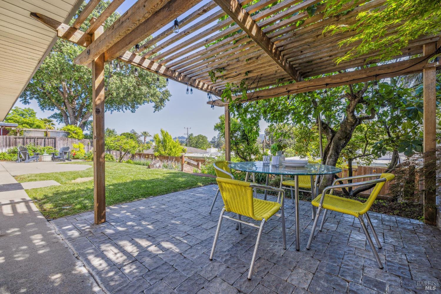 Detail Gallery Image 10 of 44 For 659 Las Colindas Rd, San Rafael,  CA 94903 - 4 Beds | 2 Baths