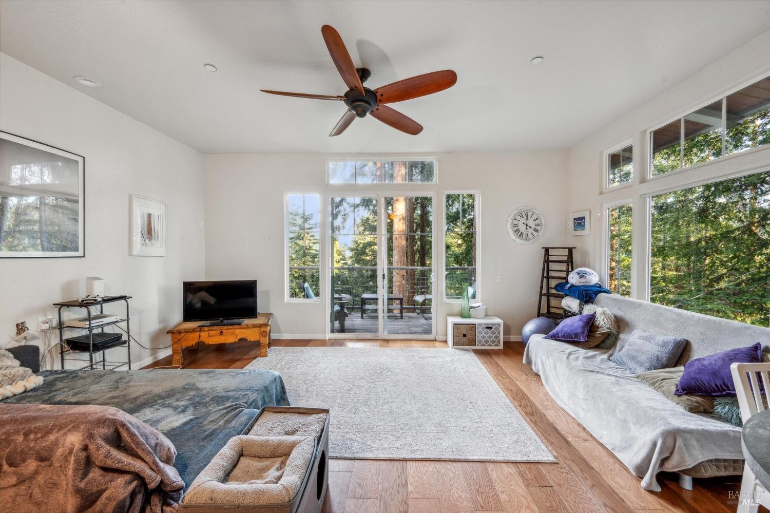 Detail Gallery Image 5 of 36 For 17506 Summit Ave, Guerneville,  CA 95446 - 6 Beds | 4 Baths