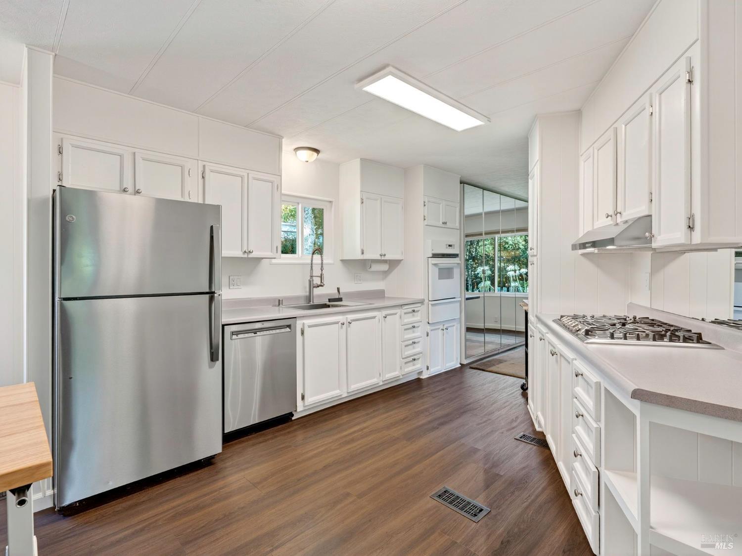 Detail Gallery Image 13 of 32 For 71 Oakcreek Ct, Santa Rosa,  CA 95409 - 2 Beds | 2 Baths