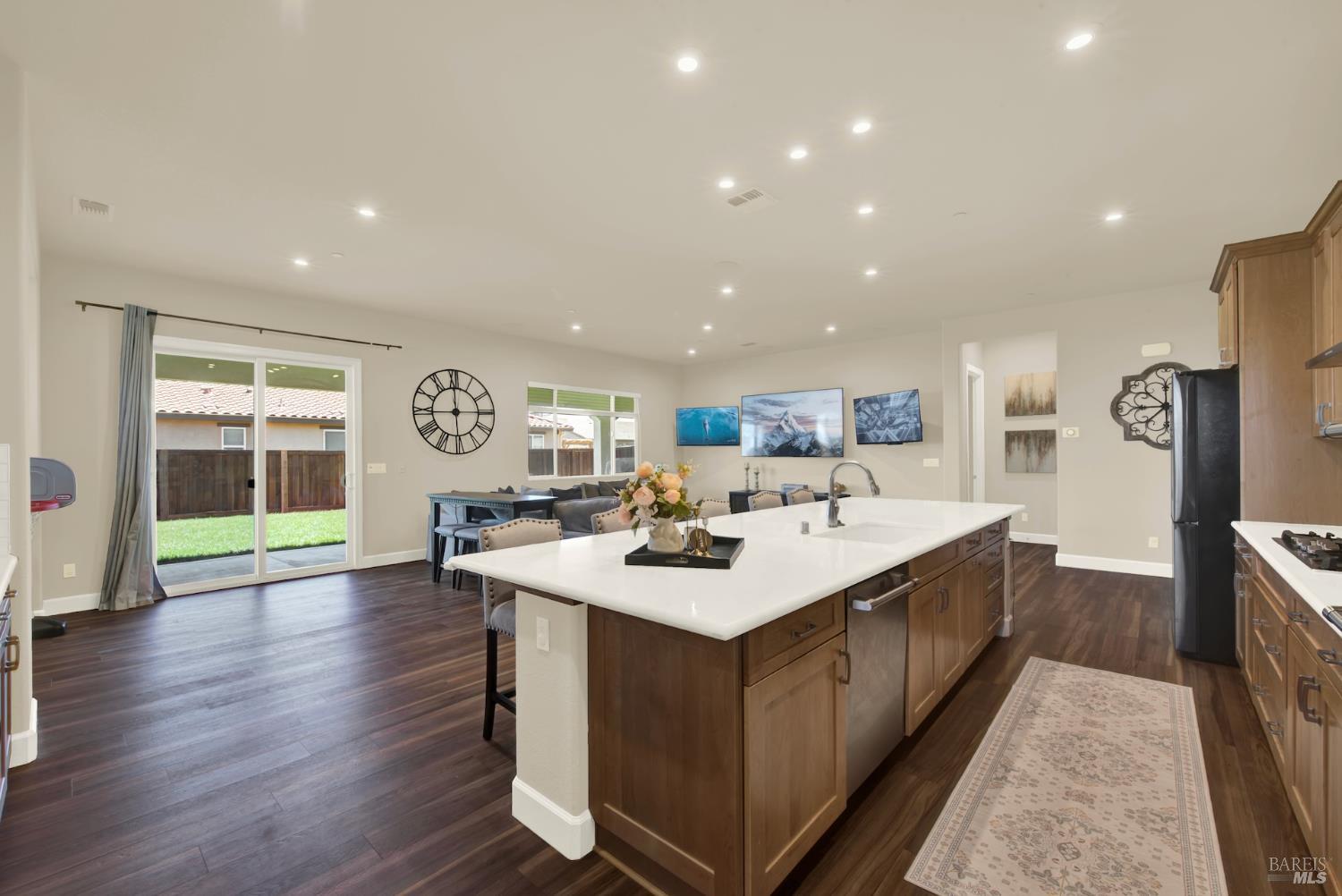 Detail Gallery Image 25 of 82 For 765 Fig Tree Ln, Dixon,  CA 95620 - 4 Beds | 3 Baths