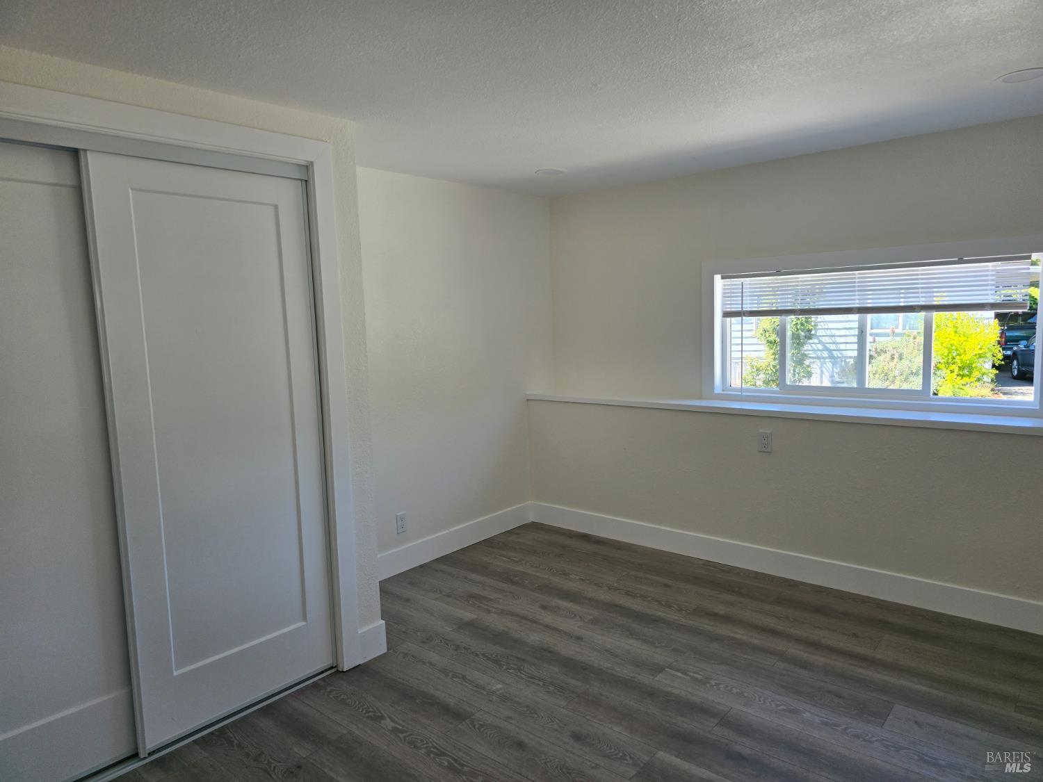 Detail Gallery Image 8 of 14 For 120 Bryce Canyon Rd, San Rafael,  CA 94903 - 3 Beds | 2 Baths