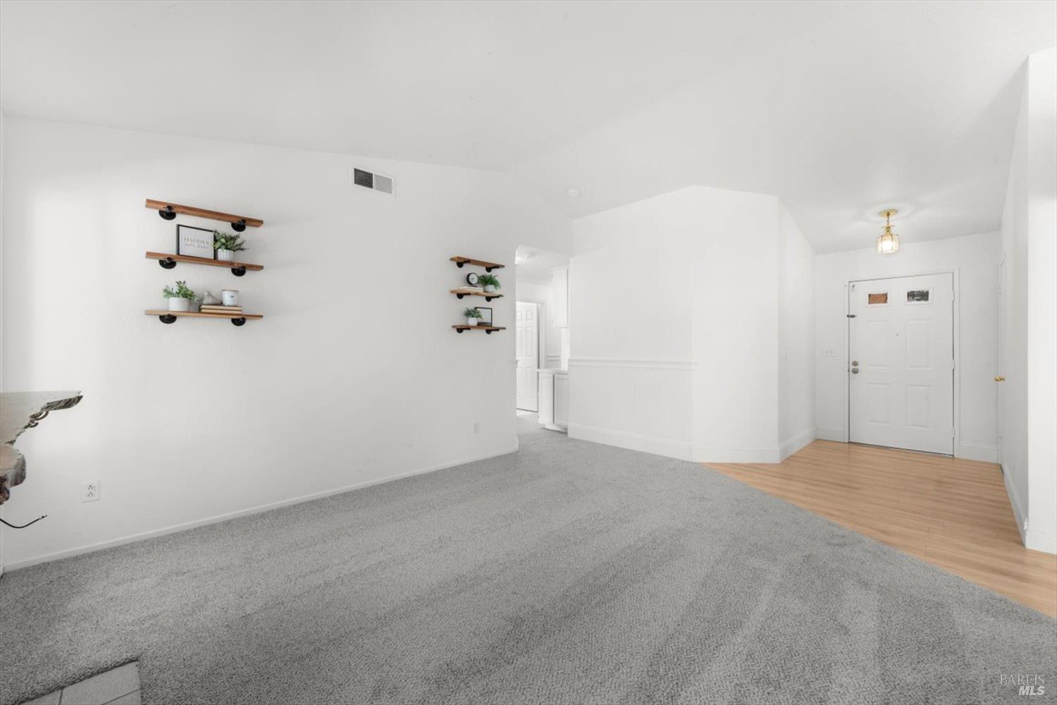Detail Gallery Image 15 of 75 For 872 Flint Way, Vacaville,  CA 95687 - 3 Beds | 2 Baths