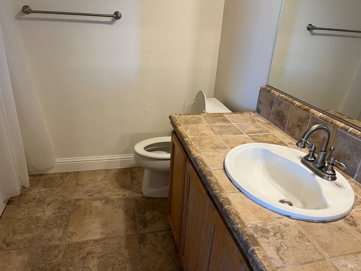 Detail Gallery Image 9 of 16 For 5133 Fowler Ln, Fairfield,  CA 94533 - 3 Beds | 2/1 Baths
