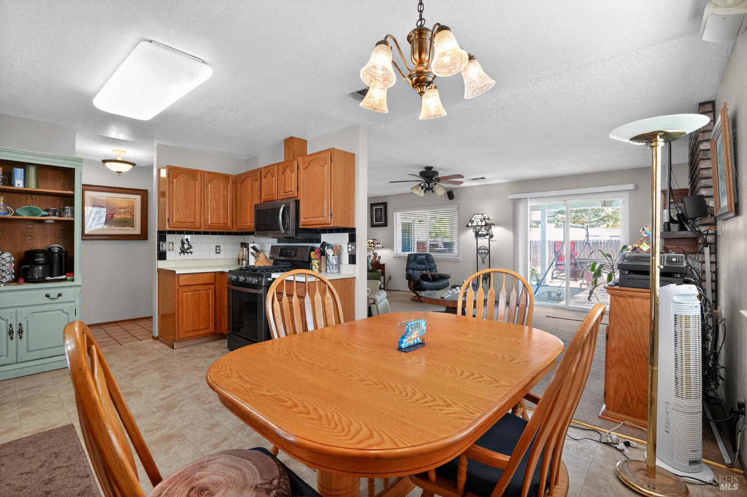 Detail Gallery Image 15 of 28 For 1870 San Pedro Ct, Fairfield,  CA 94533 - 3 Beds | 2 Baths